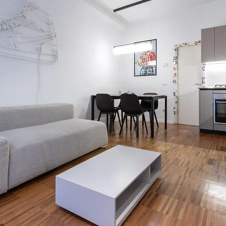 Italianway Easy - Farini 2 Milão